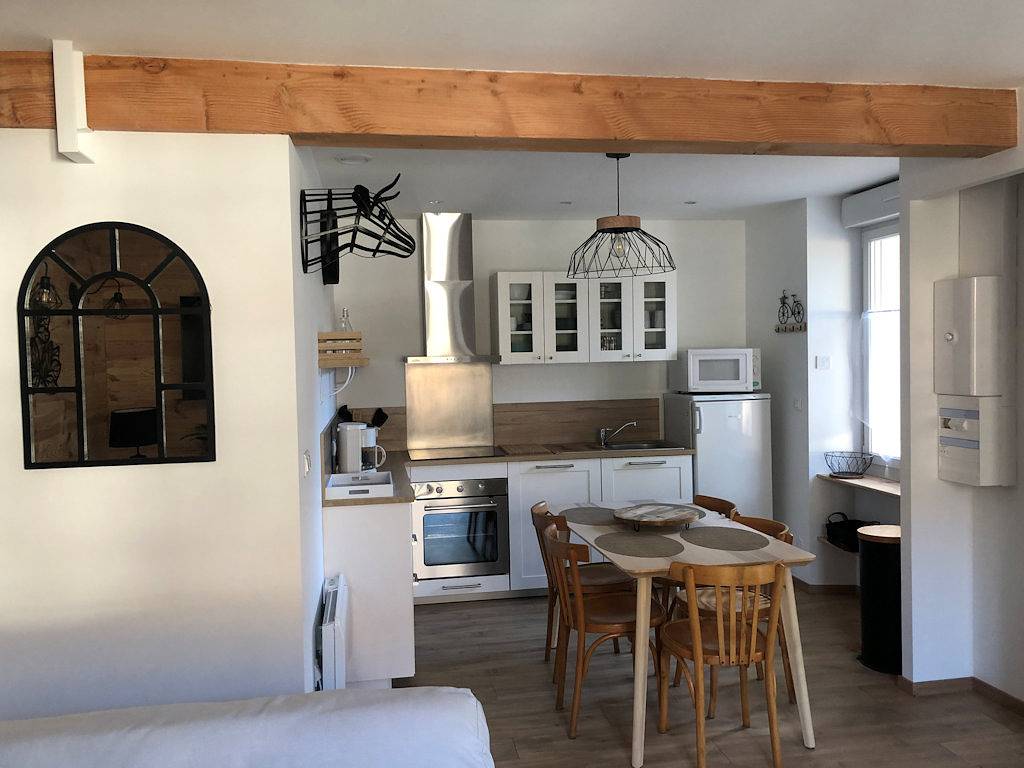 Appartement entier, Appartement T3 avec terrasse donnant sur parc in Savignac-les-Ormeaux, Pyrénées