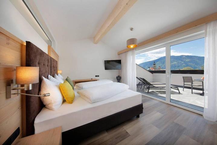 Hotel für 4 Personen, mit Pool und Whirlpool sowie Garten - 1