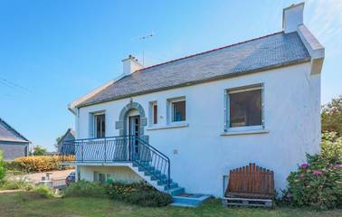 Gîte pour 5 personnes, avec jardin à Ploumagoar