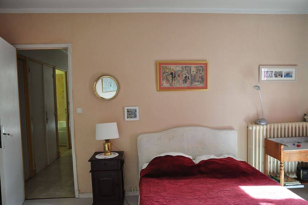 Villa climatisée dans colline ; vue sur Mont Ventoux, jardin clos, soleil in Orange, Vaucluse