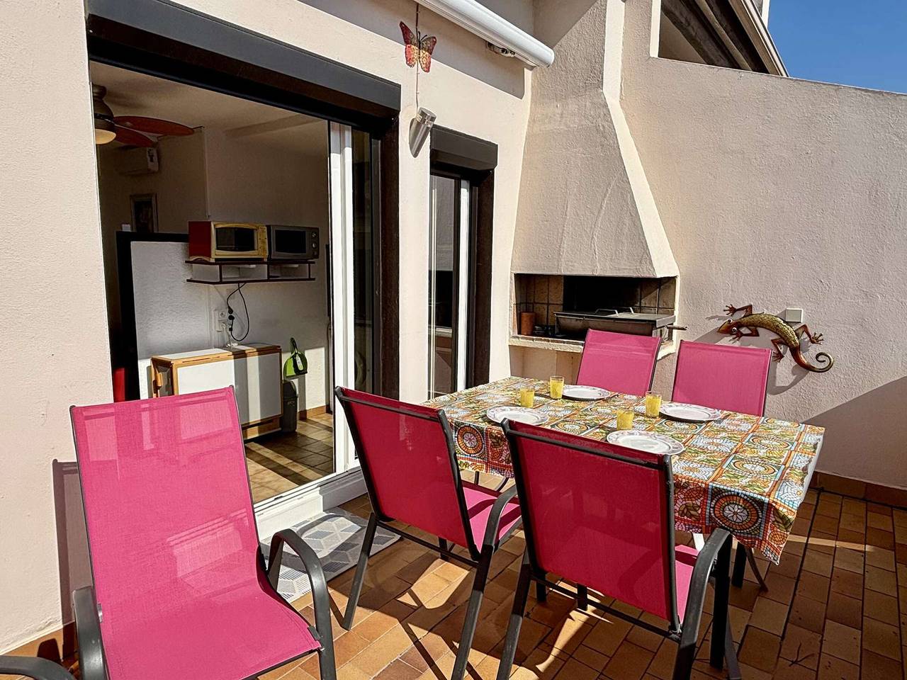 Entire apartment, Argelès-sur-Mer: Mezzanine Apt for 4 with Parking in La Côte Vermeille, Argelès-sur-Mer