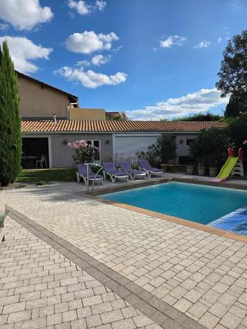 Gîte pour 4 personnes, avec piscine et jardin à Blacé
