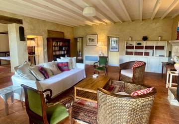 Gîte pour 6 personnes, avec vue ainsi que jardin et piscine à Barsac