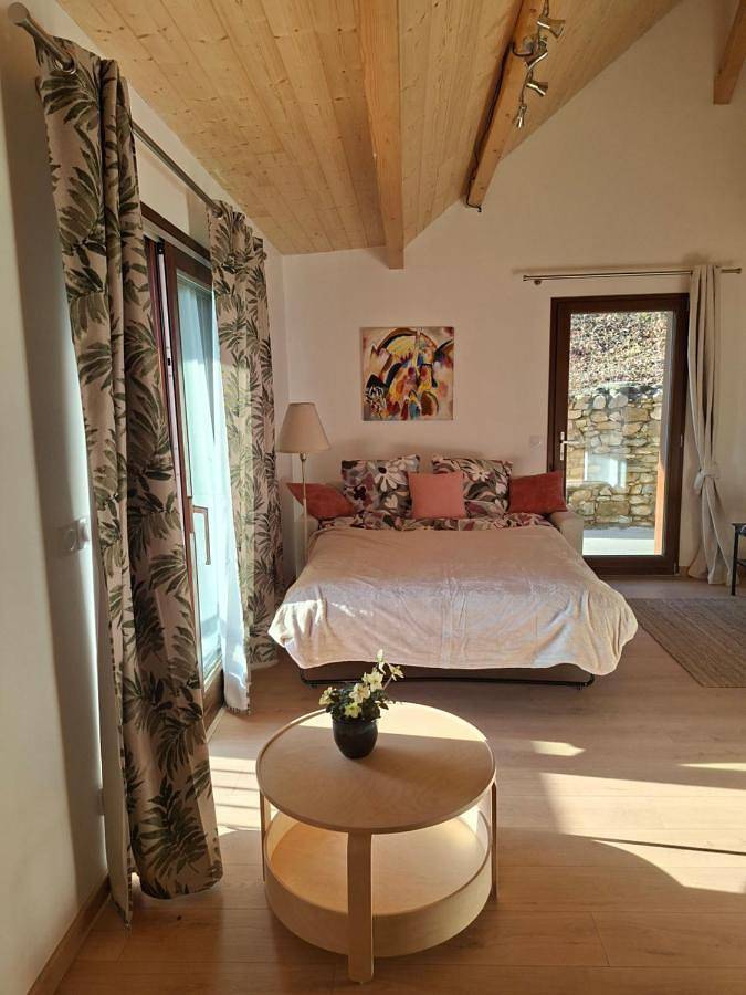 Gîte pour 4 personnes, avec terrasse et vue, animaux acceptés à Apremont (Savoie) - 2