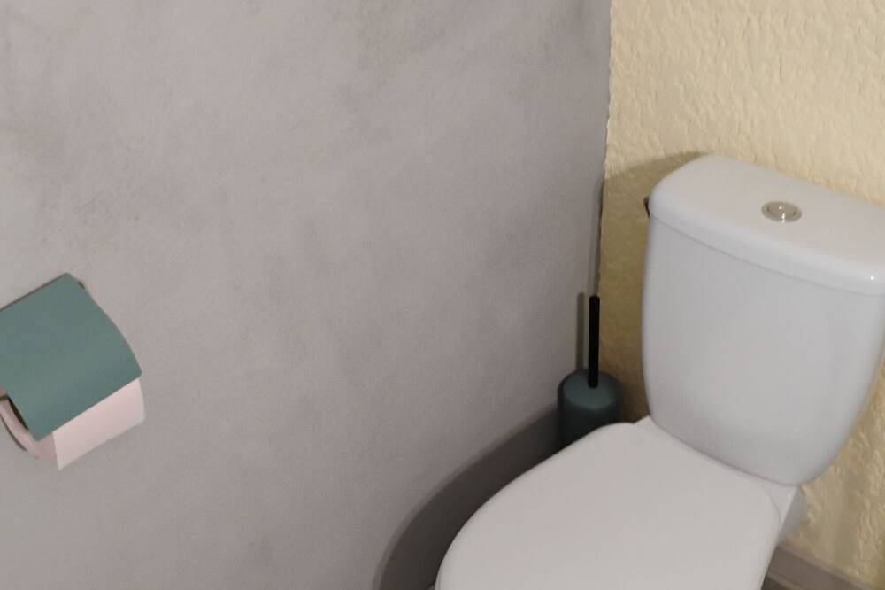 Appartement entier, Appartement T1 28m2 en Rdc de notre habitation avec jardin et piscine commune. in Cabestany, Côte méditerranéenne (France)