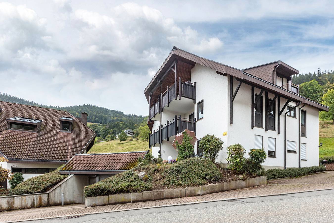 Ganze Wohnung, Apartment 'Blütenzauber' mit Bergblick, privater Terrasse und Wlan in Suedlicher Schwarzwald, Todtnau