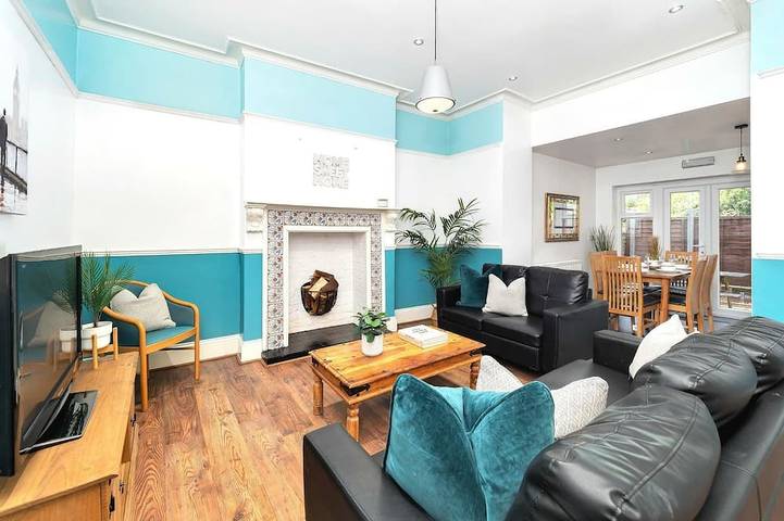 Apartment for 10 people in Stoke-on-Trent