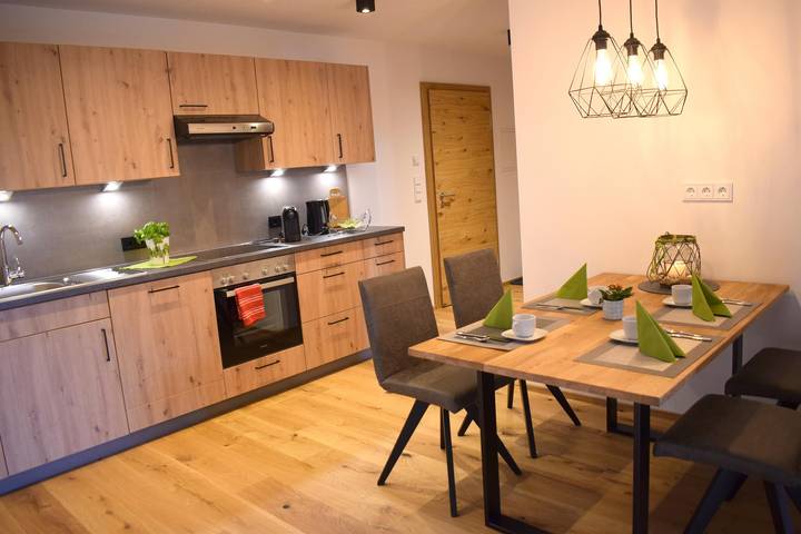 Ferienwohnung für 5 Personen, mit Balkon und Terrasse sowie Seeblick und Ausblick in Thiersee - 2