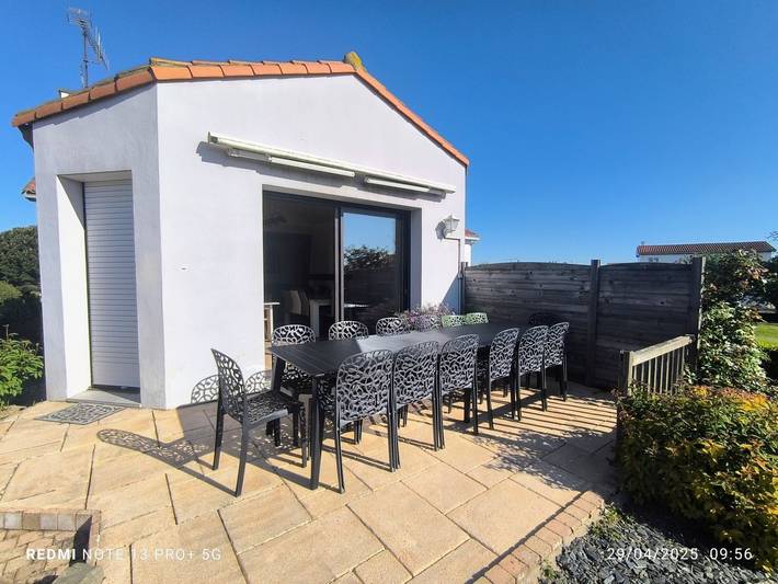 Gîte pour 14 personnes, avec terrasse et jardin