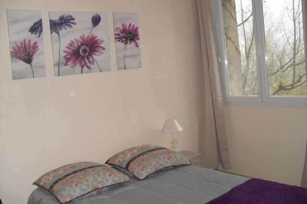 En el corazón de un bosque de castaños. in Pont-de-Montvert-Sud-Mont-Lozère, Cevenas