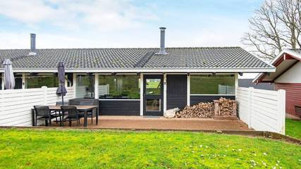 Ferienhaus für 6 Personen, mit Garten und Ausblick sowie Pool in Løjt