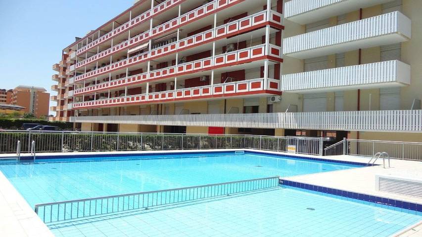 Ferienwohnung für 6 Personen, mit Terrasse und Pool - 1