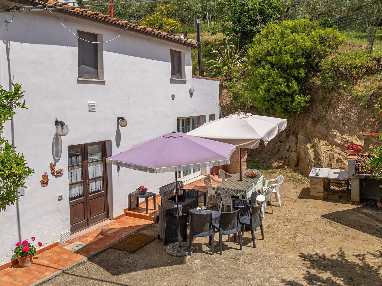 Entire apartment, Apartment 'L'arancio' with Sea View, Private Terrace and Wi-Fi in Riparbella, Etruscan Coast