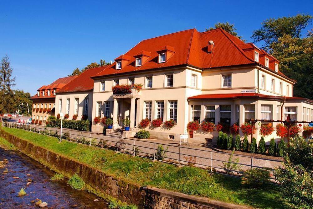 Doppelzimmer mit Dachschräge - Sächsisches Haus - Hotel & Restaurant in Bad Gottleuba-Berggießhübel, Elbsandsteingebirge