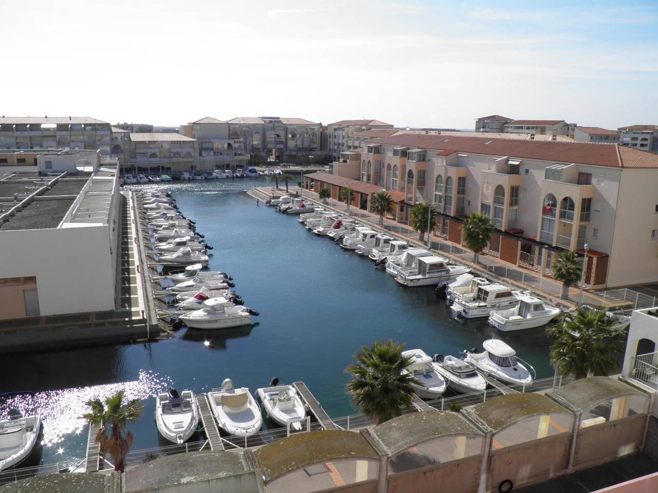 Entire apartment, Charming mezzanine apartment, terrace, parking and air conditioning in Sète in Sete, Mediterranean Coast (France)
