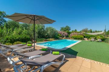 Villa in Santa Maria del Cami, Majorca Center für 6 