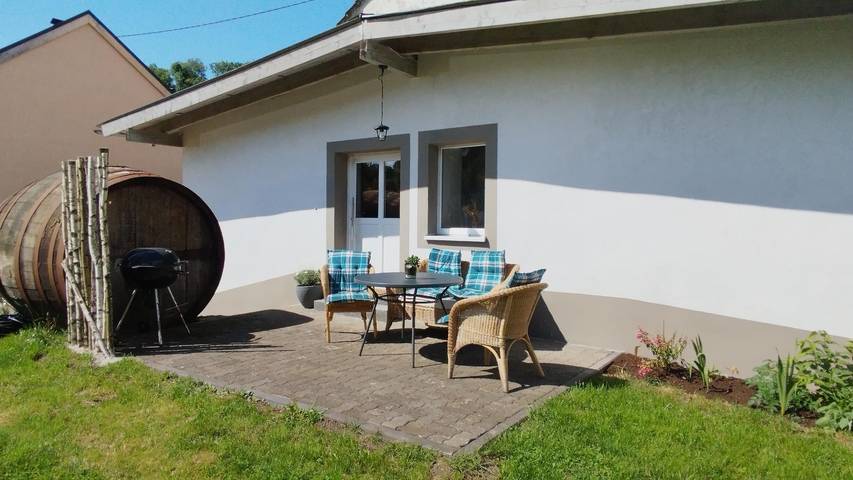 Appartement de vacances entier, Appartement, douche, Wc, 1 chambre in Mülbach, Arrondissement d'Eifel-Bitburg-Prüm