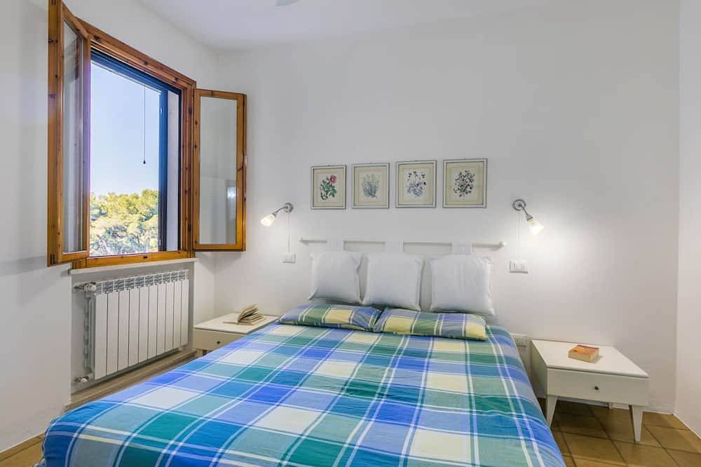 Entire apartment, Lovely apartment for 6 people with Wifi, Tv and balcony in Etruscan Coast