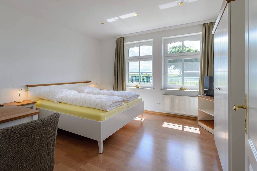 Landhaus Wittmaack Dircks Erholung an der Nordsee Erdgeschosswohnung \"Anker\" in Norderfriedrichskoog, Eiderstedt