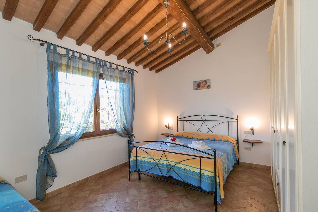 Agriturismo "Il Pino - Olivo" con piscina condivisa, terrazza privata e Wi-Fi in Cecina, Costa degli Etruschi