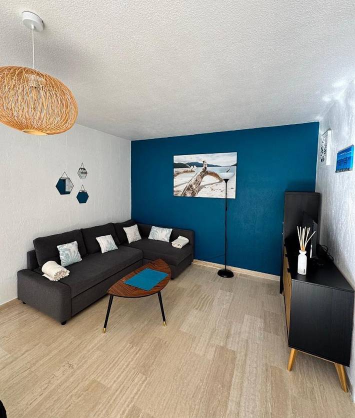 Gîte pour 4 personnes, avec terrasse dans Office De Tourisme De Golf Juan - 2