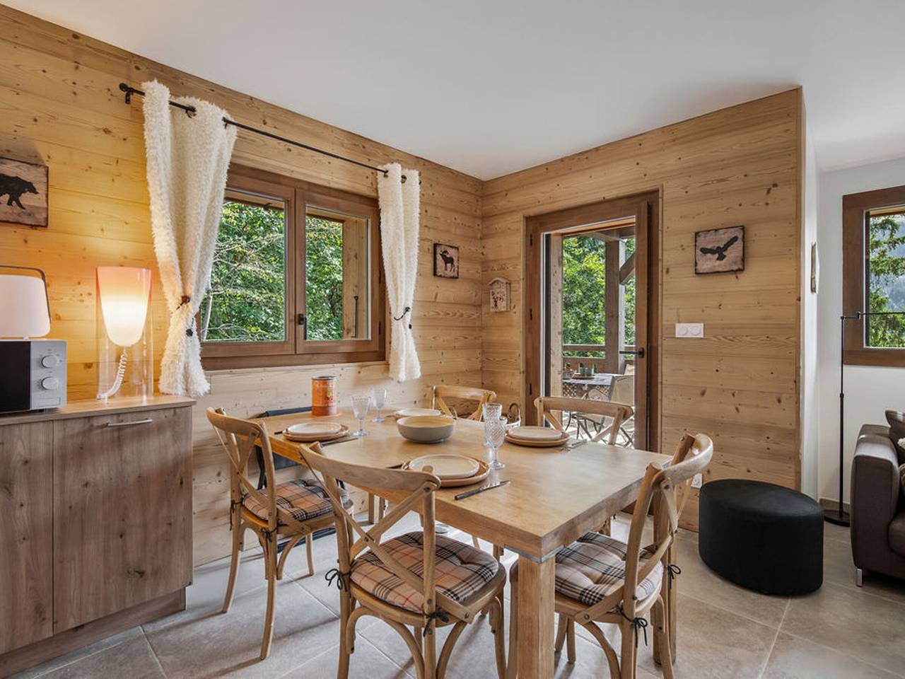 Entire apartment, Apartment 4 pers, balcony, covered parking in Cohennoz, Albertville region