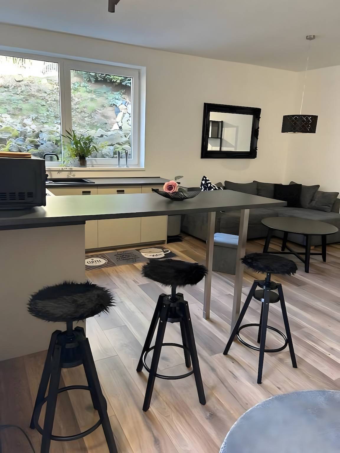 Ganze Wohnung, Apartment 'Ambiente 2' mit privater Terrasse und Wlan in Naumburg (Hessen), Hessisches Bergland