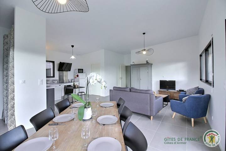 Gîte pour 6 personnes, avec Terrasse ainsi que Jardin et Vue