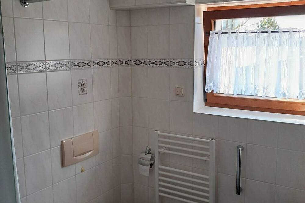 Ganze Wohnung, Ferienwohnung mit großzügiger Liegewiese long stay - Ferienwohnung Hombitz in Altenkirchen (Westerwald), Altenkirchen & Umgebung