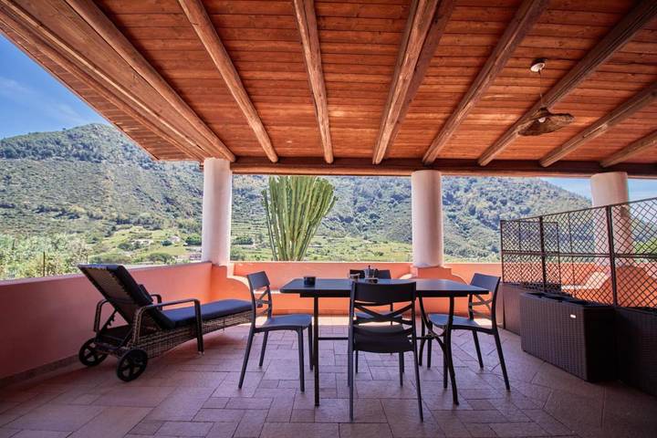 Ferienwohnung für 4 Personen, mit Terrasse und Garten sowie Ausblick