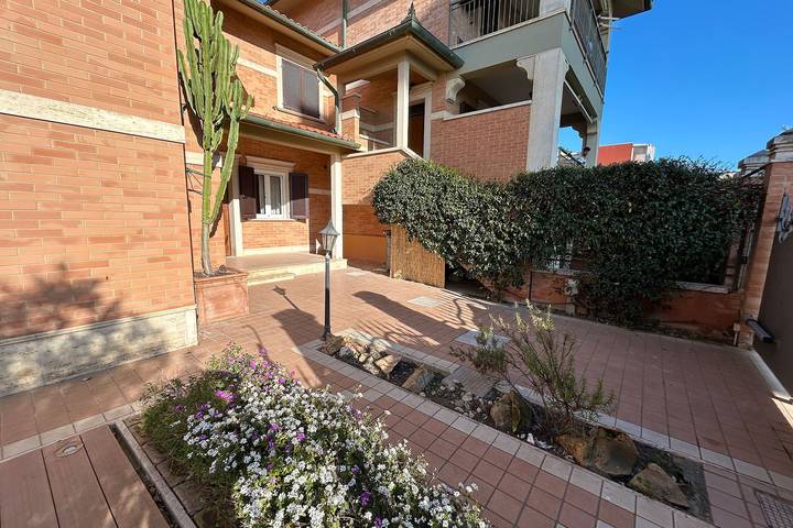 Ferienhaus für 6 Personen, mit Terrasse und Garten in Grosseto - 4