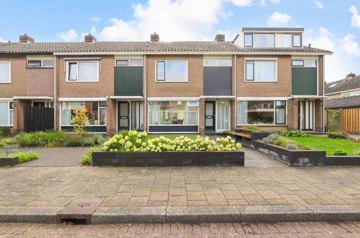 Villa voor 6 personen, with Balkon and Terras as well as Tuin in Apeldoorn Gemeente
