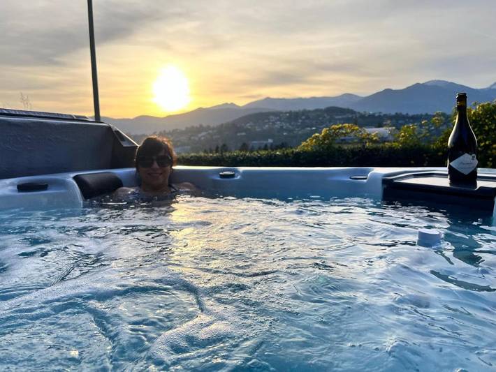 Chalet para 6 personas, con Balcón y Jacuzzi además de Terraza y Jardín en Lugano