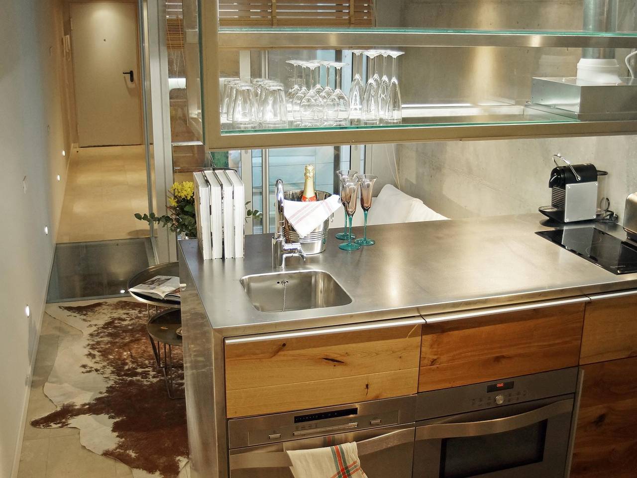Gehele studio, Studio voor 4 personen met zwembad in Barcelona Centre, Barcelona