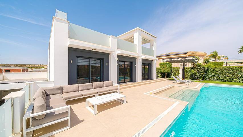 Villa voor 8 personen, with zwembad and whirlpool as well as tuin and terras - 1