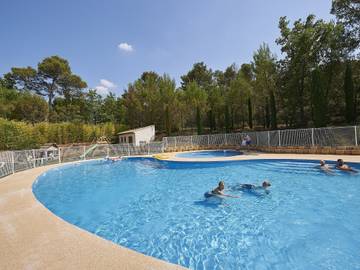 Gîte pour 4 Personnes dans Nans-les-Pins, Parc naturel régional de la Sainte-Baume, Photo 1