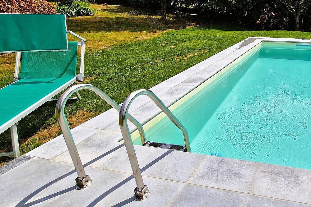 Schoenes Haus am Orta-See mit Garten und Pool in Comune di  Ameno, Ortasee