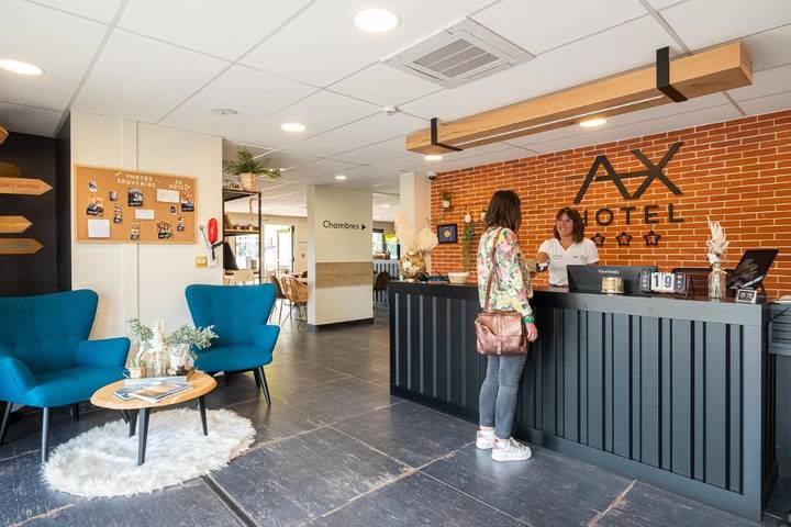 Hôtel pour 2 personnes, avec sauna ainsi que jardin et piscine, animaux acceptés à La Châtaigneraie - 2