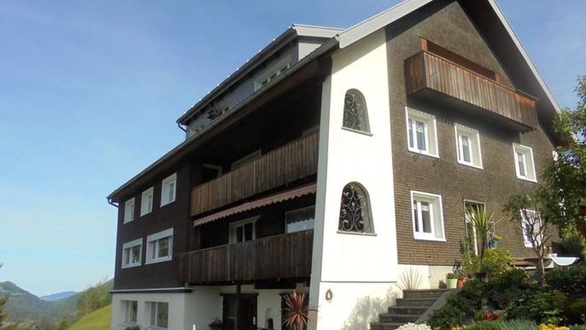 Ferienwohnung für 2 Personen, mit Balkon und Ausblick in Sibratsgfäll