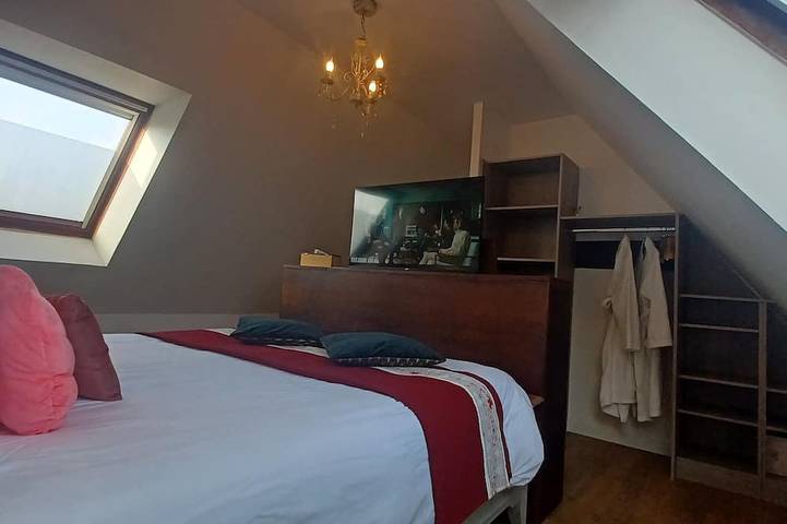 Casa Rural equipada con un spa privado a 5 minutos de las playas de arena blanca in Trélévern, Costa de granito rosa