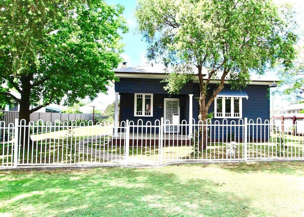 Cheerful Cottage Perfect for groups - Pool Table, Fire pit, Wifi & Ac in Cessnock, Hunter Valley