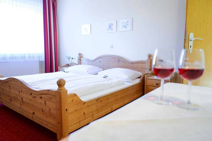 Doppelzimmer Classic - Landgasthof Linde in Deggenhausertal, Region Bodensee-Oberschwaben