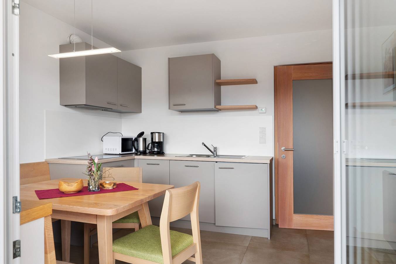 Ganze Wohnung, Ferienwohnung 'Pferscher - Apt Kastanienbaum' mit Bergblick, Gemeinschaftsterrasse und Wlan in Barbian, Sarntaler Alpen