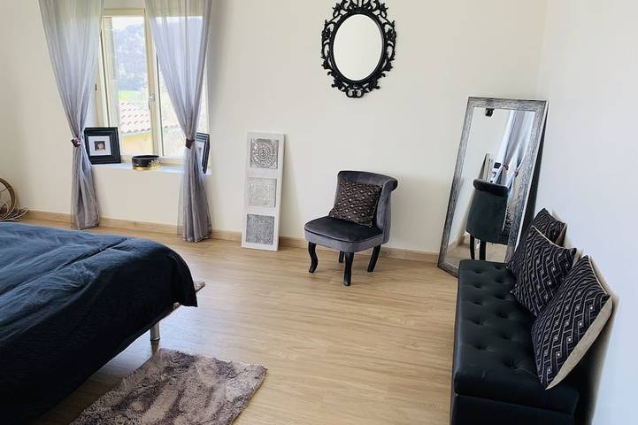 Maison d’hôte pour 2 personnes, avec jardin et jacuzzi dans Rhône - 3