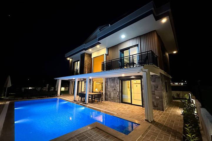 Villa für 8 Personen, mit Garten und Whirlpool - 1
