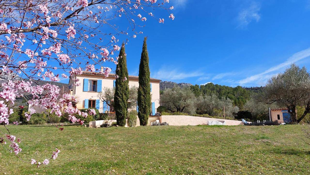 Freundliches Haus mit Pool und großem Garten in Buis-les-Baronnies, Région de nyons