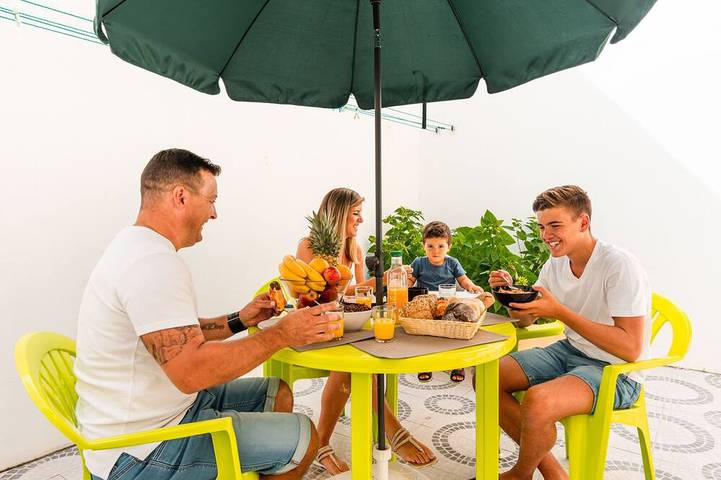 Vacation rental for 4 people, with yard and terrace in Peniche