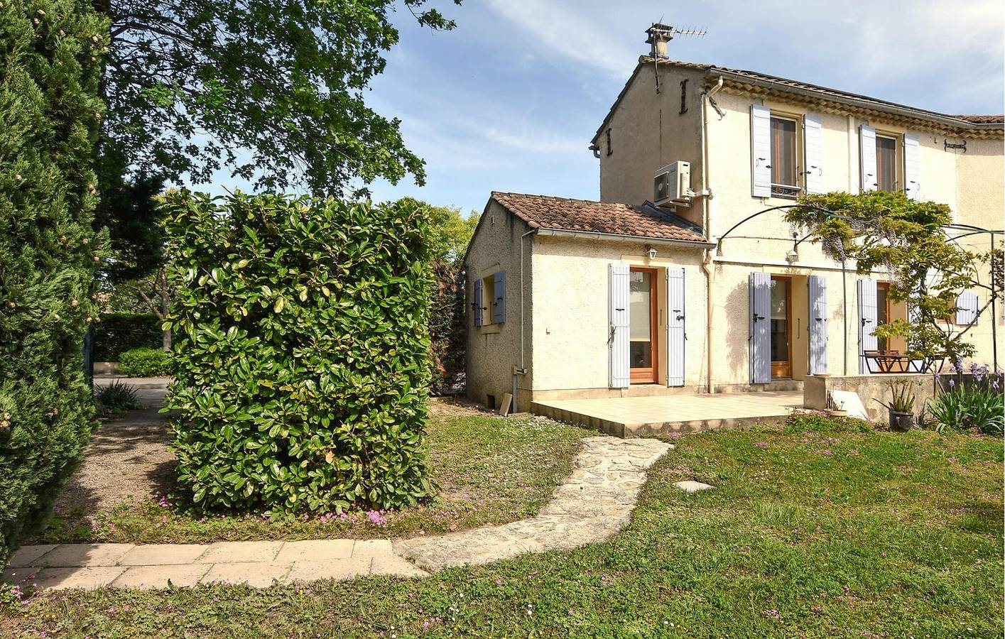 Appartement confortable avec jardin, WiFi et parking à 1 km d'Orange in Orange, Vaucluse