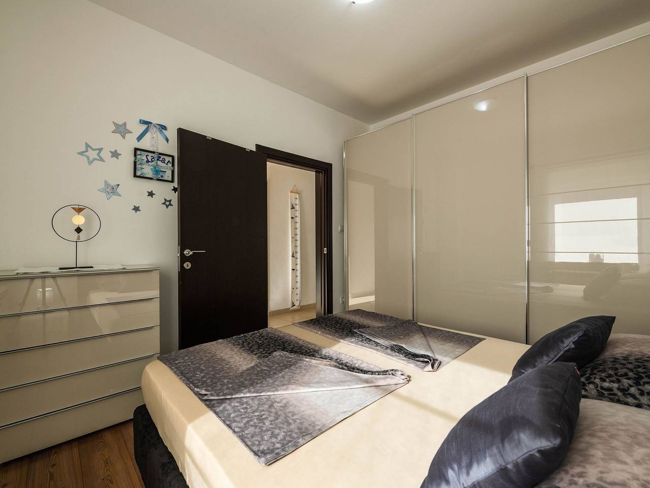 Charmante Wohnung mit Pool, Grill und Balkon in Sisan, Südküste Istrien