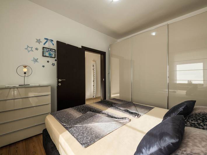Charmante Wohnung mit Pool, Grill und Balkon in Sisan, Südküste Istrien